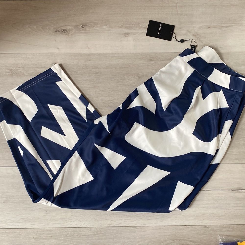 KOANDAILY womens pleated slacks Navy/white‎ XXL NWT in packaging